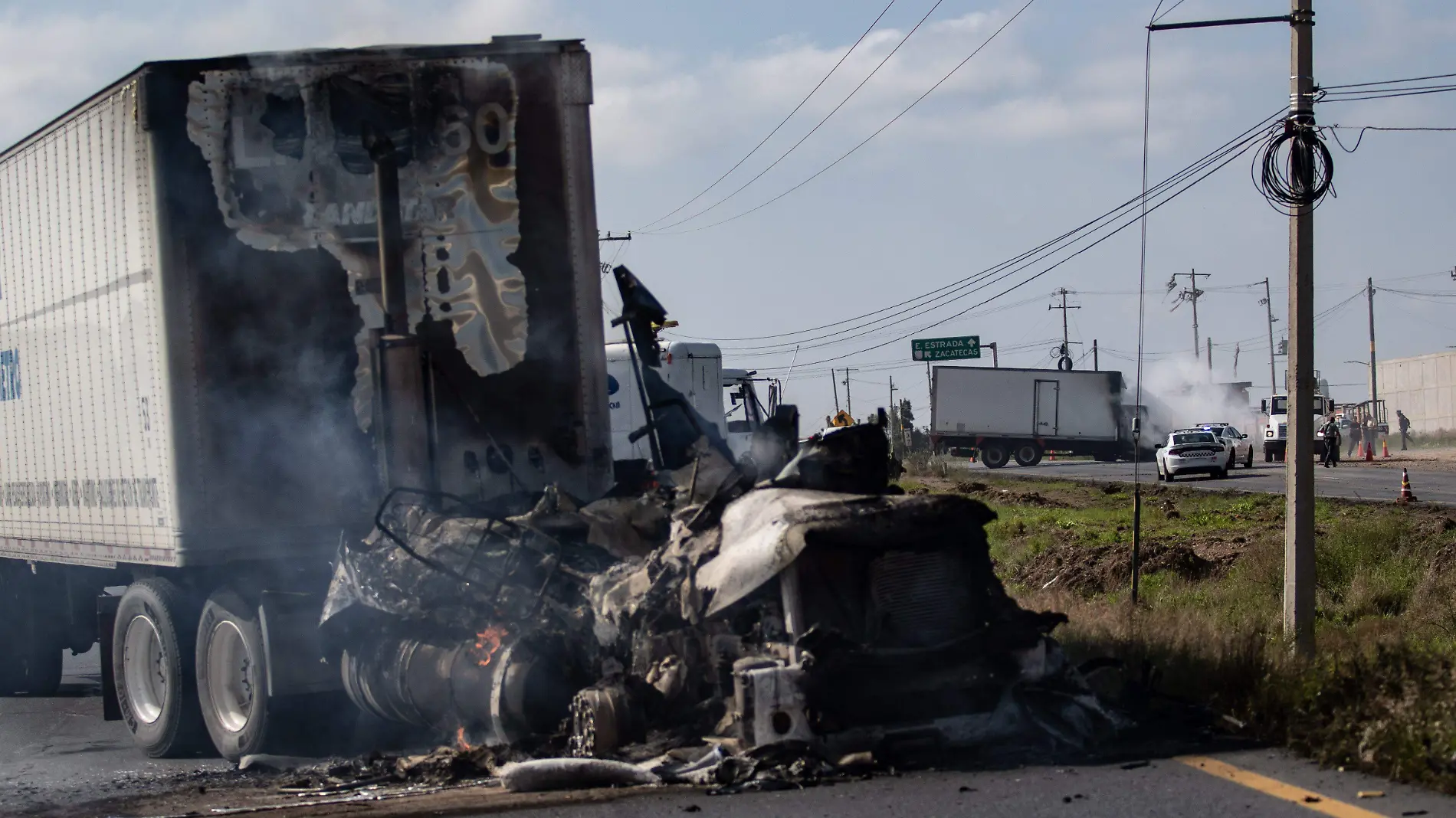 890807_Bloqueos y quema de automoviles Zacatecas-11_impreso